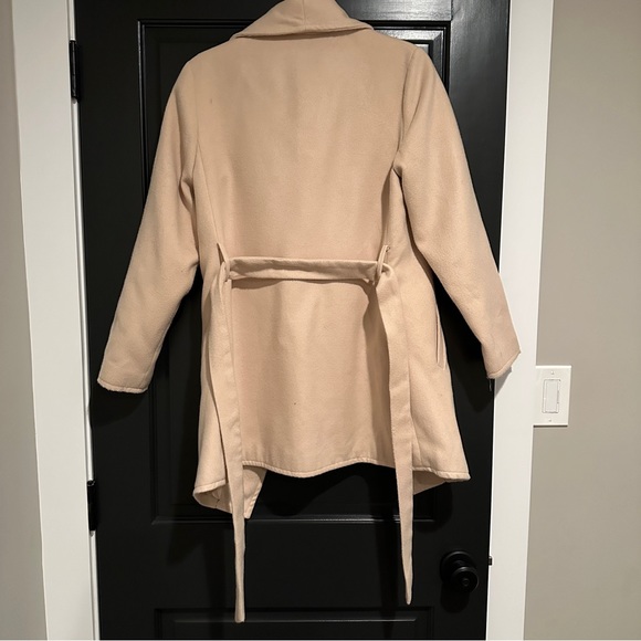 Beige jacket - Picture 2 of 4